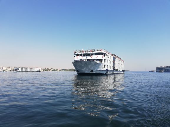 Ziua 01: - Sosire Luxor și Croazieră pe Nil (Zile de check-in: sâmbătă / marți / luni / joi)