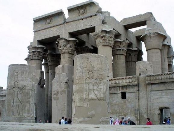 Ziua 03: - Edfu / Kom Ombo / Aswan / Croaziera pe Nil