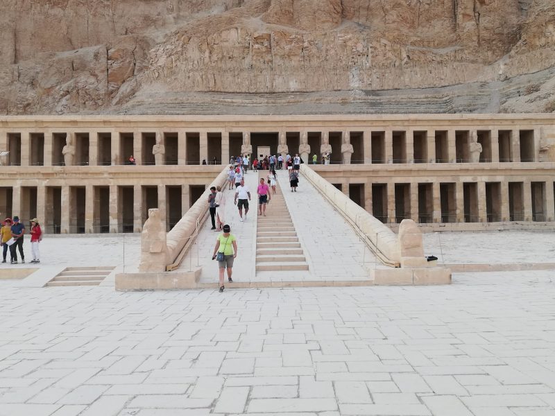 Excursie la Luxor cu autocarul din Hurghada