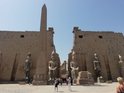 Dagtrip mini van Hurghada naar Luxor